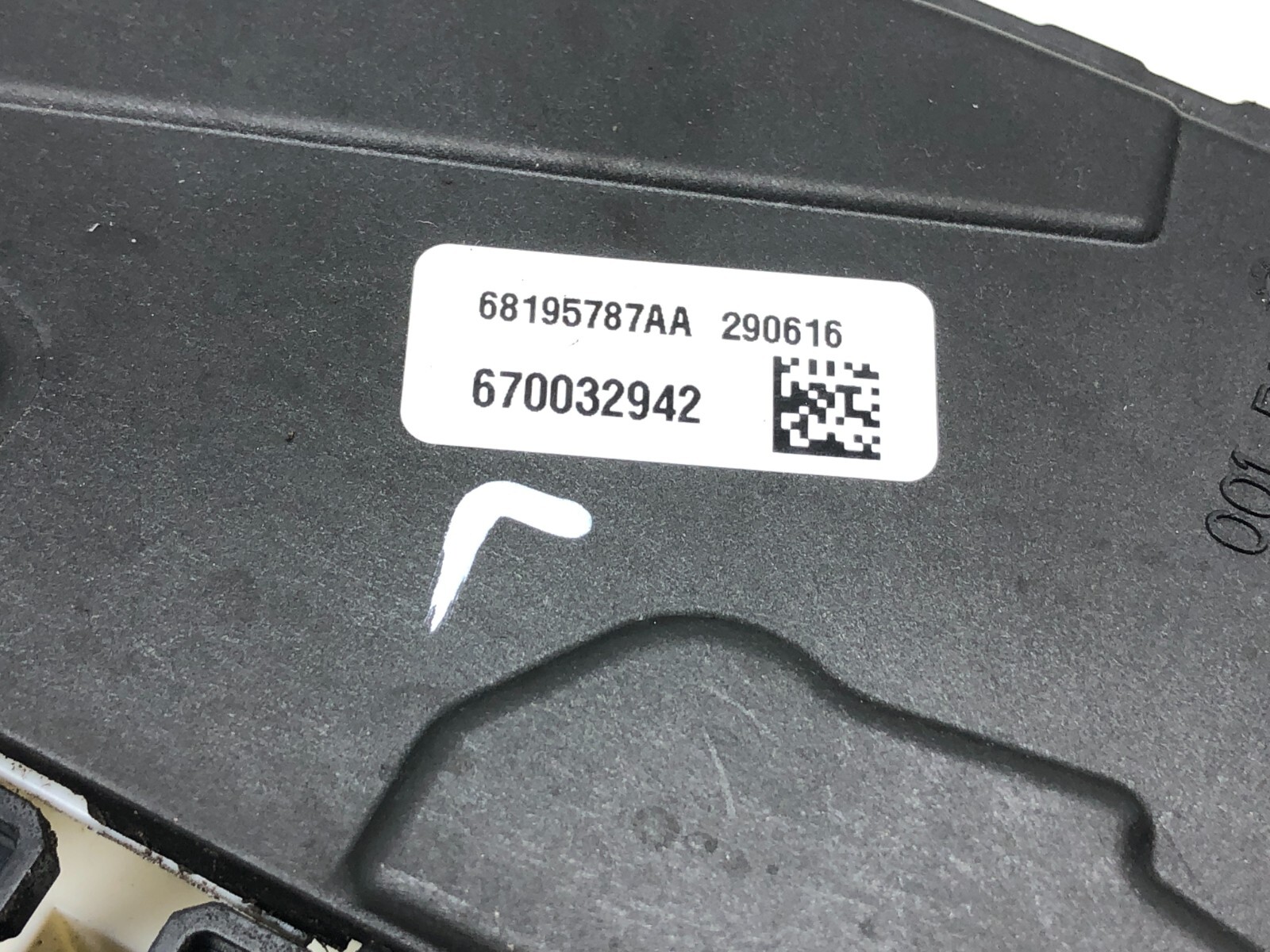 2014-2019 MASERATI GHIBLI SQ4 RIGHT PASS FRONT DOOR LOCK LATCH ACTUATOR OEM.