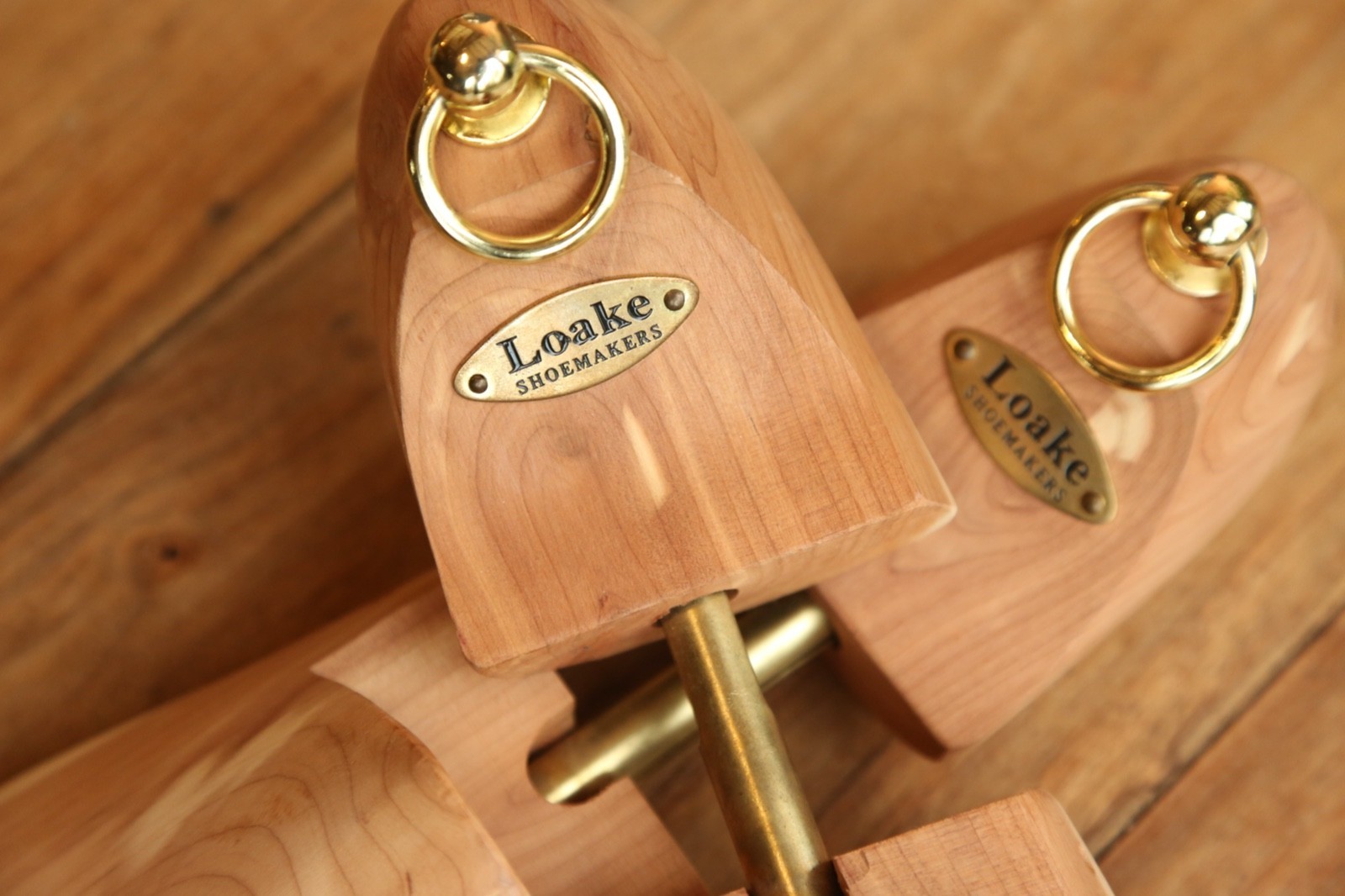 Zapatillas Loake Zapatos de Madera Árboles Camillas Zapatos Talla Grande UK...