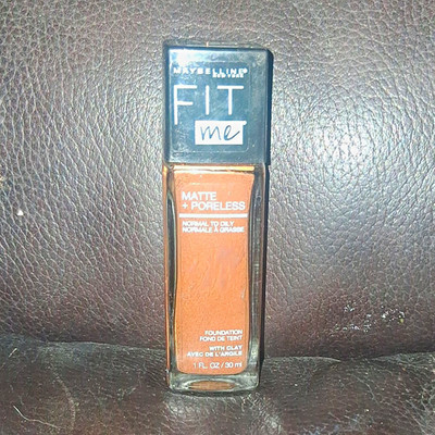 Maybelline Fit Me Matte + Poreless Liquid Foundation 360 Mocha 1 fl oz Clay