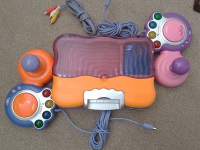V.Smile TV Lernsystem Konsole und zwei Controller ungetestet schaltet ein