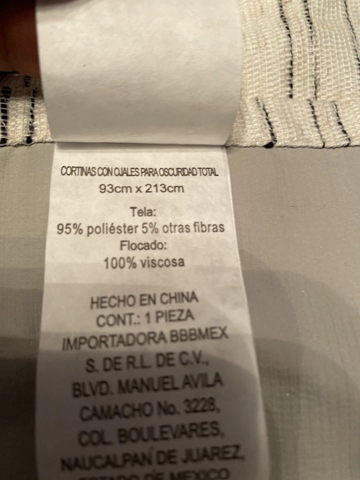 Par de cortinas Eclipse Branson Magnitech 100 % oscuras, ojal marfil Foto 2 de 4