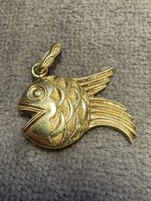 14k Gold Detailed Fish Fancy Fins Charm Pendant 3.2 Grams