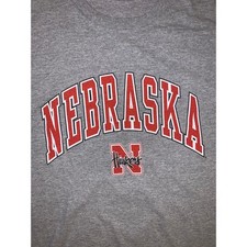Vintage Nebraska Huskers T Shirt Medium Grey Red Oak NCAA Logo