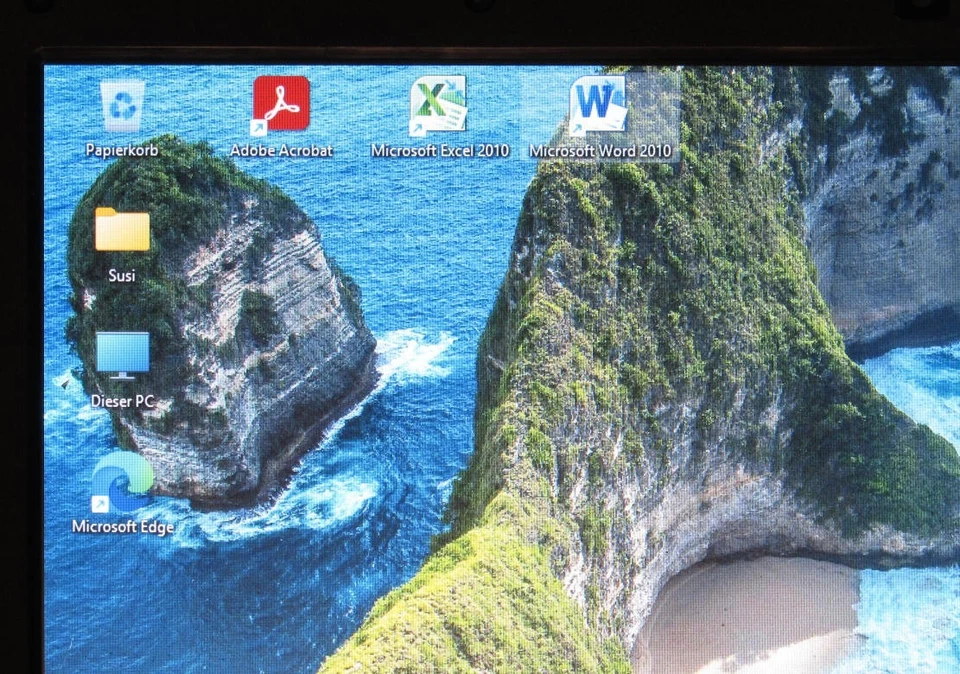 Notebook Medion Akoya P6638, Win11, wie neu aber Akku tot - Bild 2 von 4