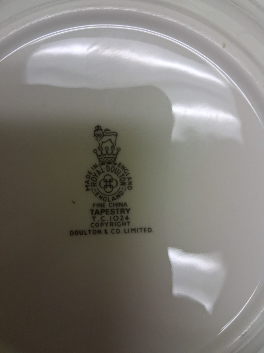 ROYAL DOULTON & COMPANY 2 NINE INCH BOWLS IN EXCELLENT CONDITION