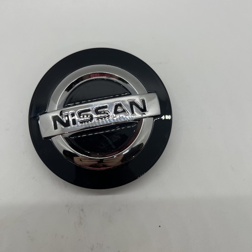 Nissan Center Cap BLACK 40342zm70b Round Flush Fitting NEW - Picture 1 of 3
