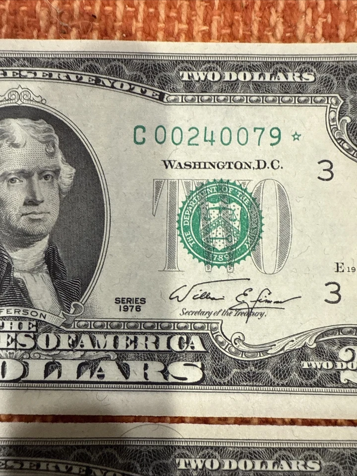 Vtg 1976 2-2 Dollar Star Note Low Serial C00240079-80 CONSECUTIVE UNCIRCULATED - Image 3 of 4