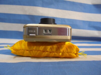 Casio EXILIM EX-Z90 Gold Body,12MP,3x,f/3.1,2.7in Excellent