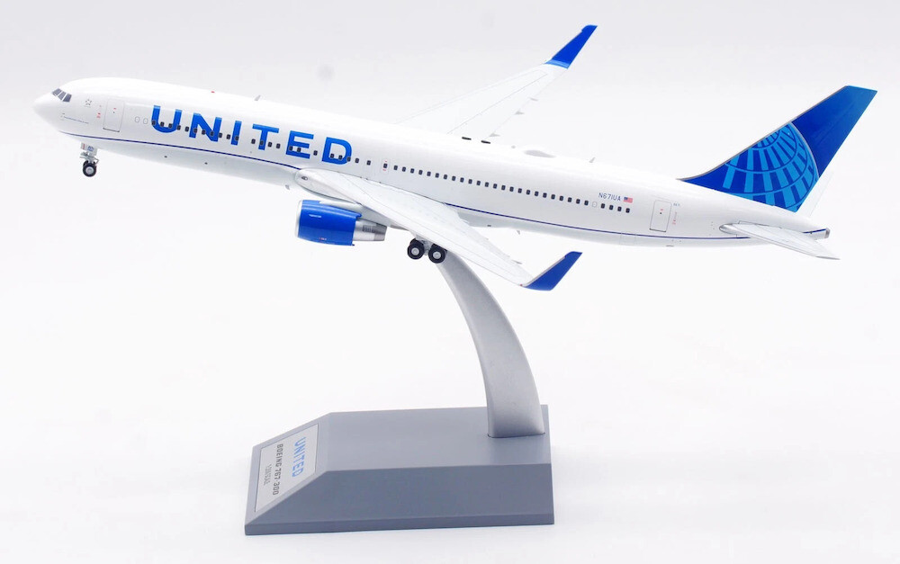Infight IF763UA0425 United Airlines Boeing 767-300 N671UA