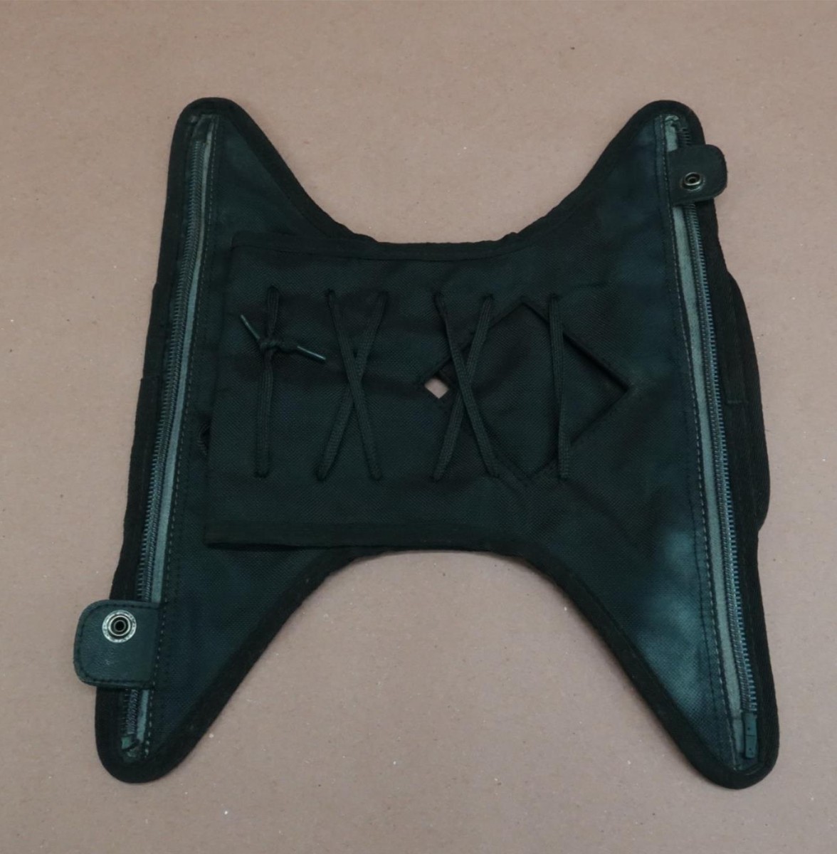 A  1998-2015 YAMAHA V STAR 650 Custom XVS650 Saddlebag Strap Mount