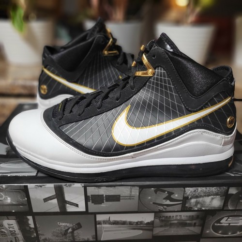 Mens Nike LeBron 7 Black/White Metallic 