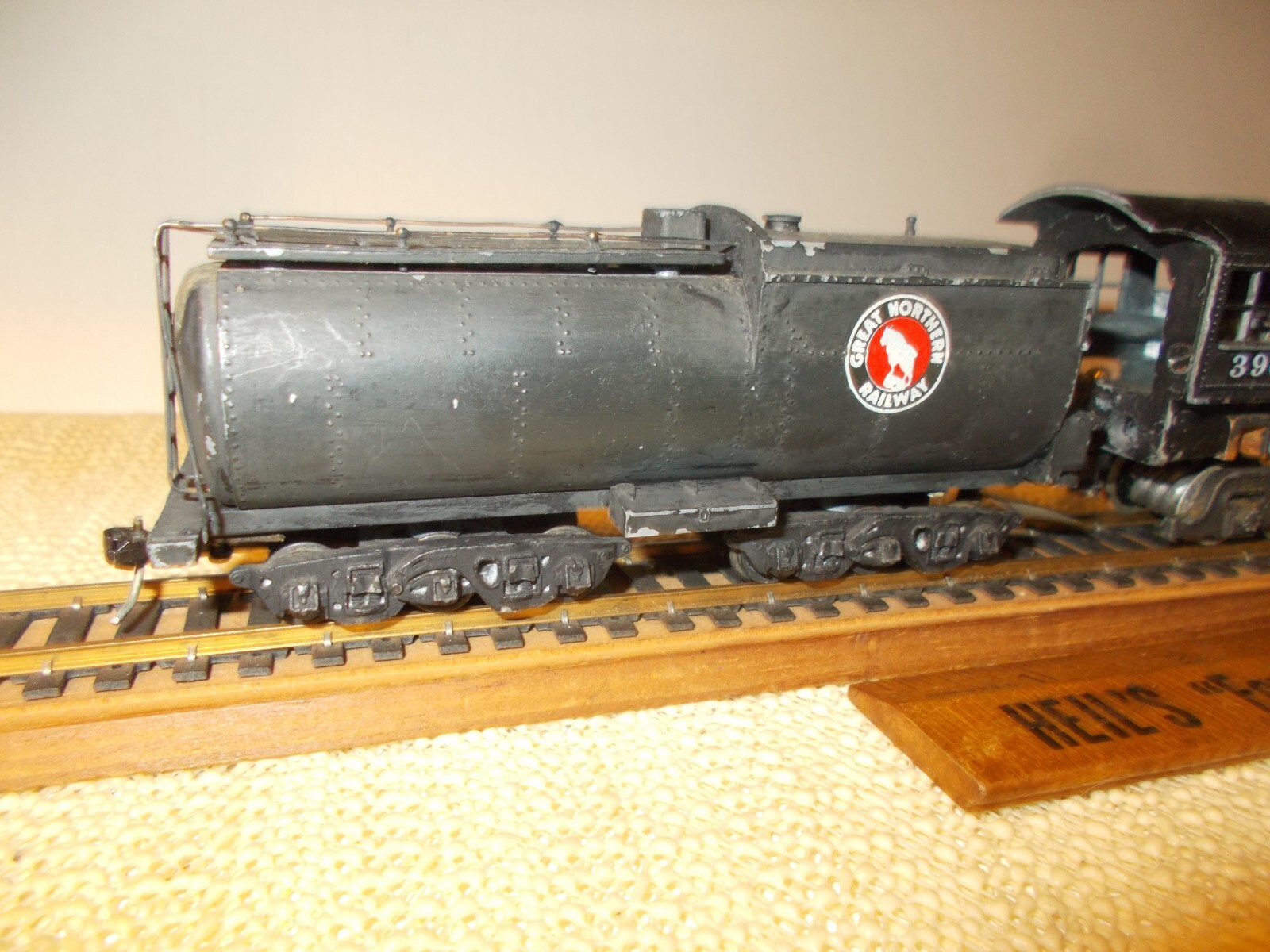 Picture 4 of 18