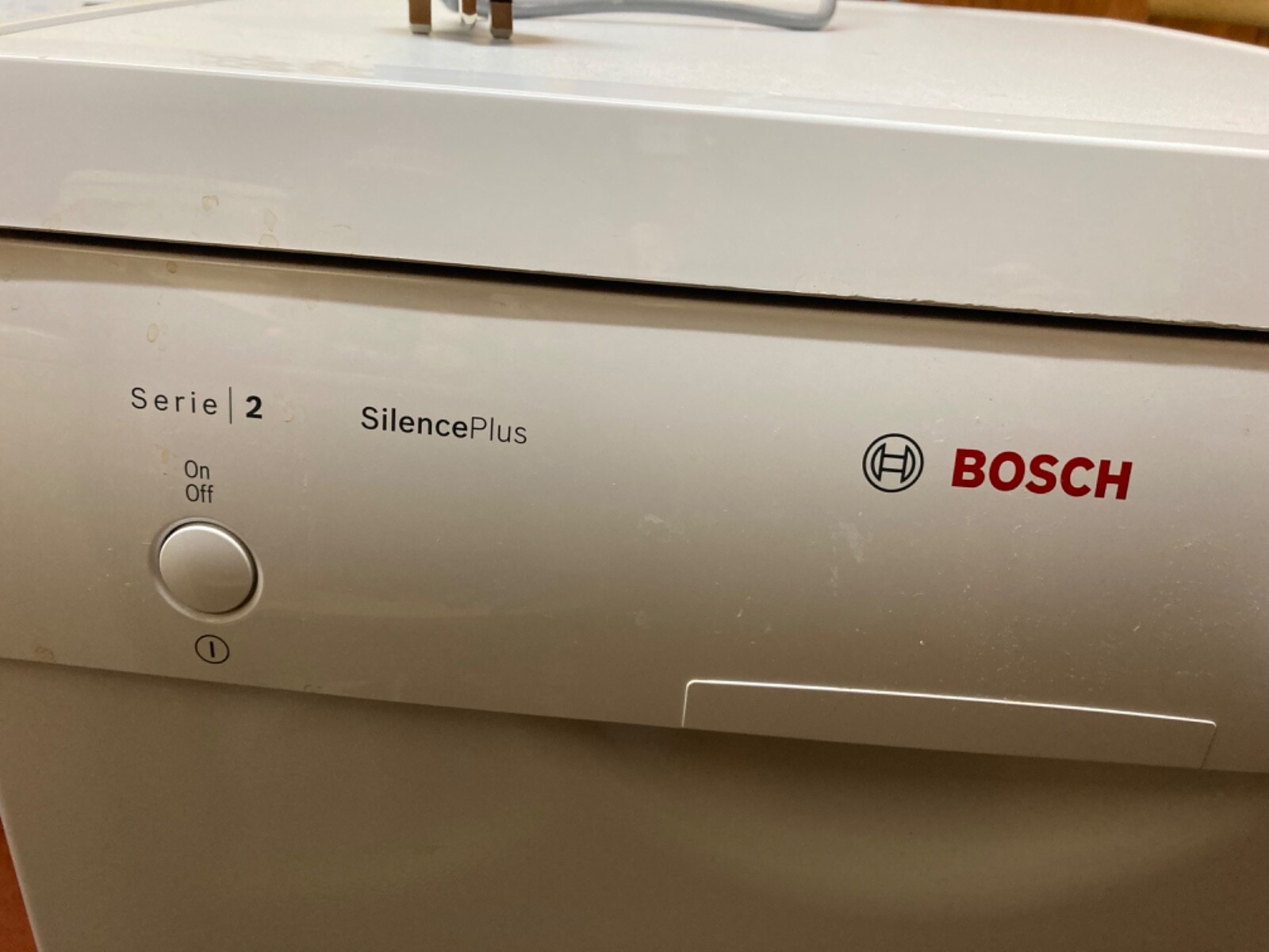 Bosch Serie 2 (SPS40E32GB) Freestanding Slimline Dishwasher White