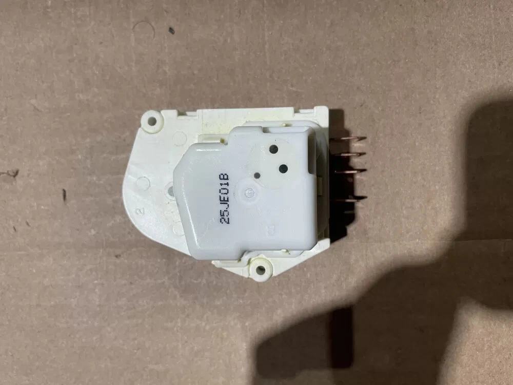 Frigidaire Kenmore AP2111929 12762 Refrigerator Defrost Timer AZ84378 | KM1009
Opens in a new window