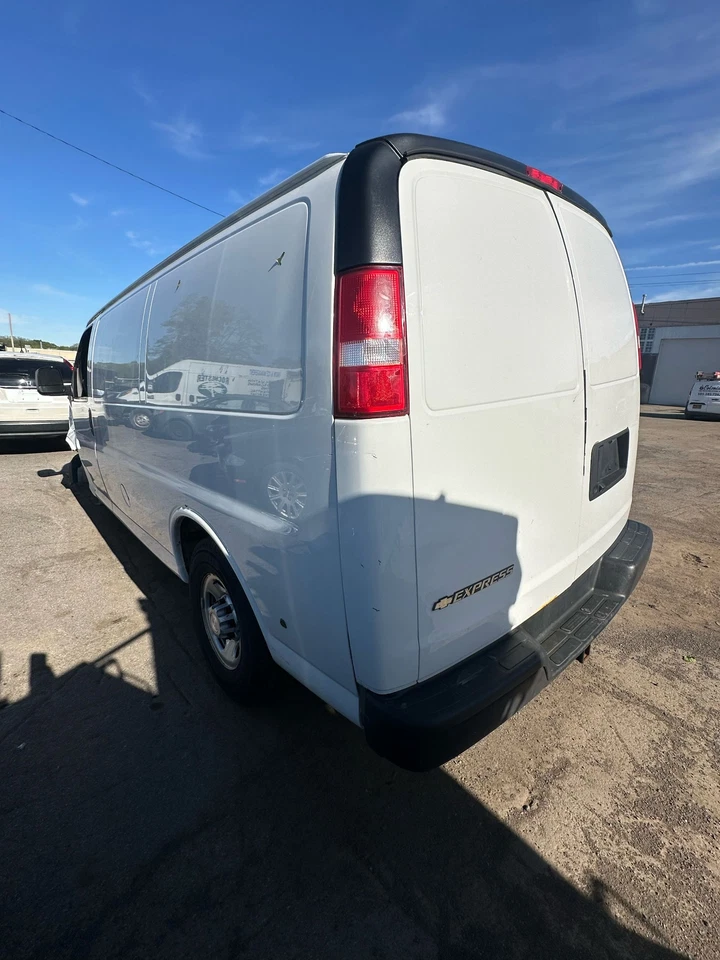 Compresor de aire acondicionado usado para: camioneta Chevrolet Express 2500 2018 4,8 grado A Foto 4 de 4