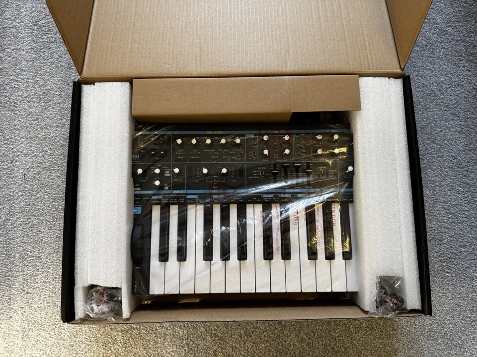 Novation Bass Station II Analogue Synthesizer, 2 Oscillators Plus Sub, 2 Distinc - Image 2 of 2