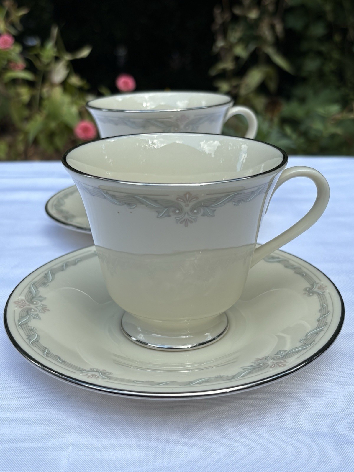 Lenox Cosmopolitan Collection Kingston 4 Pc.Set 2 Tea Cups&Saucers, US