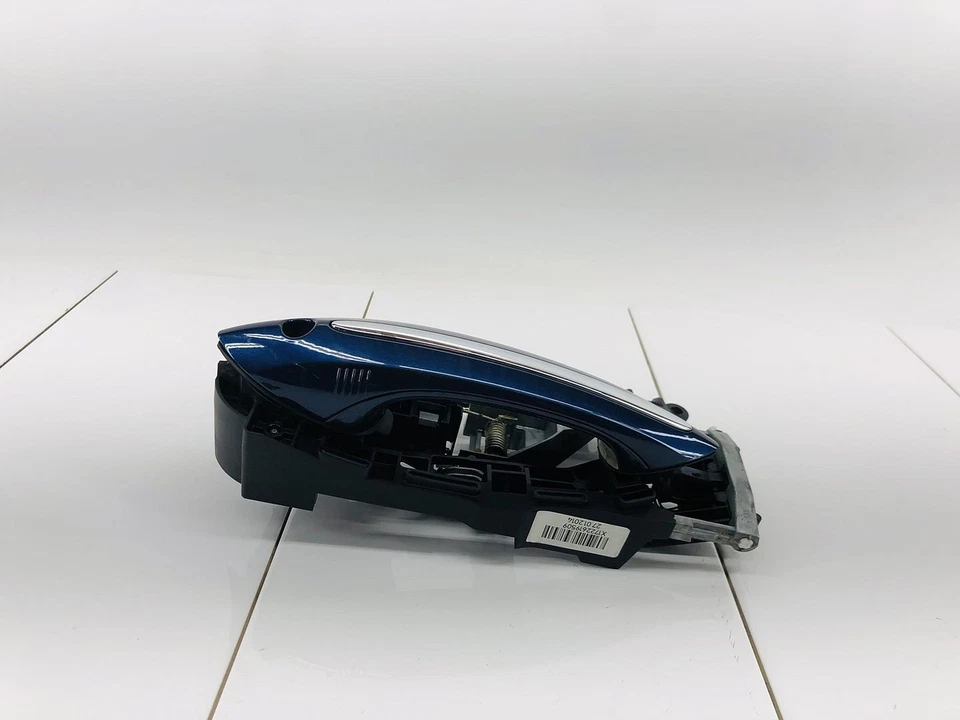 12-18 BMW 650I XDRIVE LEFT SIDE EXTERIOR DOOR HANDLE TIEFSEEBLAU METALLIC OEM - Image 4 of 4