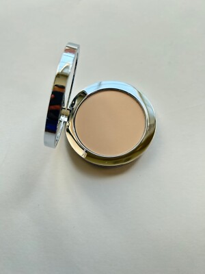 Rock & Republic Exhibition Pressed Powder in SILK NWOB 0.32oz./9g FULL SIZE