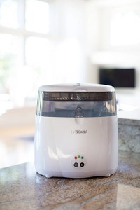 dr brown's deluxe bottle sterilizer
