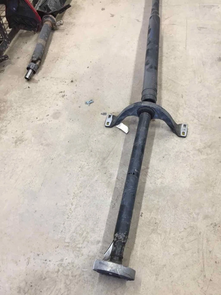 18 VW TIGUAN Rear Drive Shaft Mexico Built (vin 3 1st Digit) - Image 2 of 2