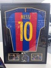LIONEL MESSI HAND SIGNED FRAMED BARCELONA FC 2016-17HOME SHIRT With Icon COA