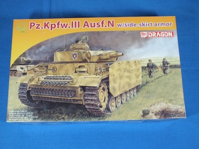 Dragon # 7407 - Pz. Kpfw. III Ausf. N - w/side-skirt armor (1/72)