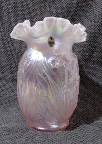 VINTAGE FENTON LARGE PINK IRRIDESCENT CARNIVAL GLASS DAFFODIL PATTERN VASE-LOOK!