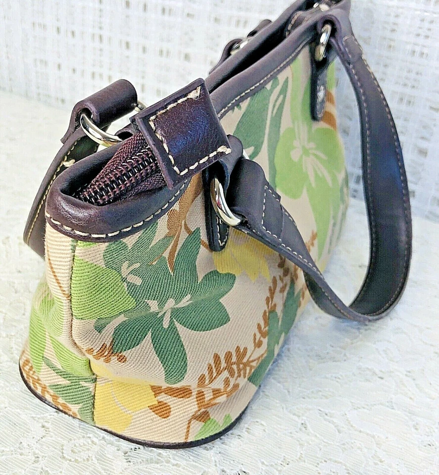 Сумка Tommy Hilfiger маленькая желтовато-коричневая с цветочным узором с пряжкой и логотипом богемное с двойной ручкой - Изображение 4 из 4