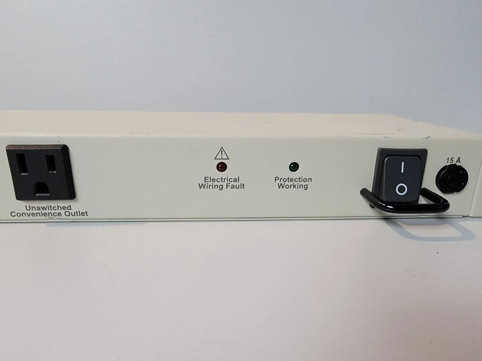 APC NET9RM SurgeArrest Network 9-Outlet Power Distribution - Image 2 of 3