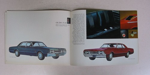 1967 Oldsmobile Brochure -Near Mint - Picture 8 of 12