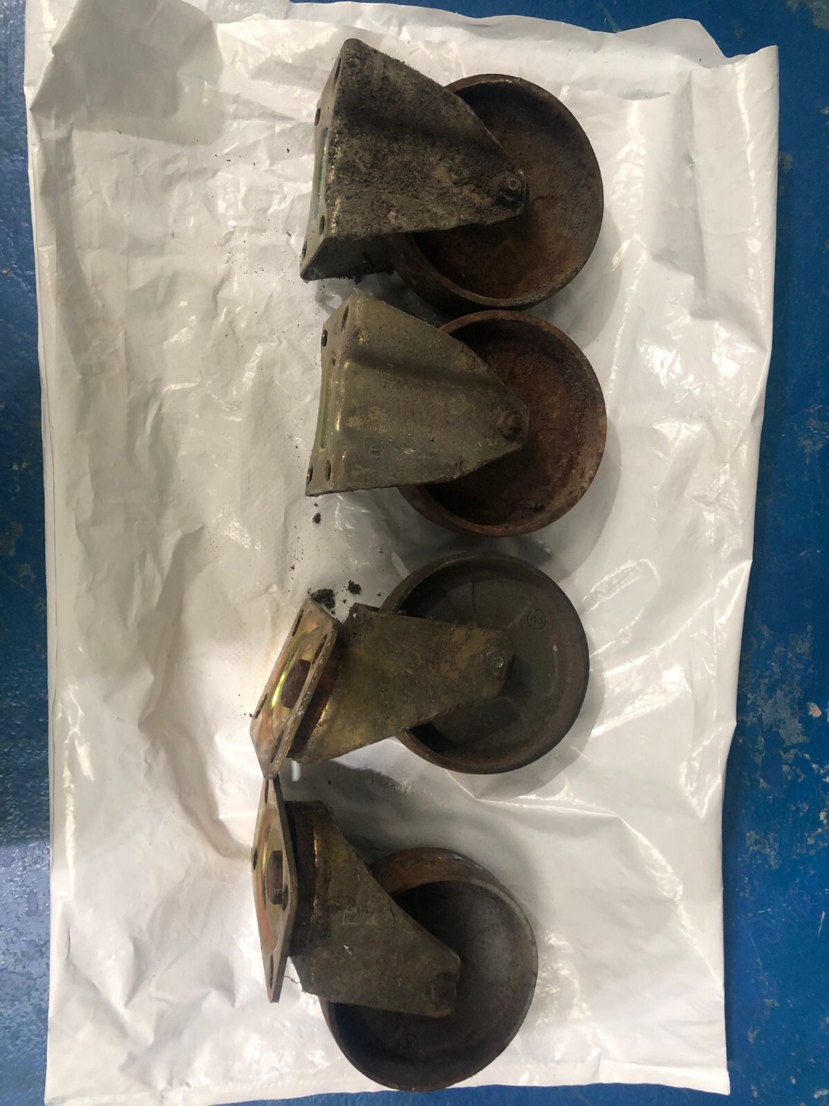 4 X Rigid Caster wheels