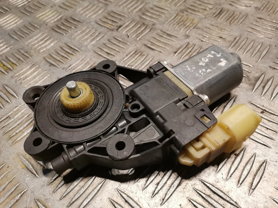 MINI COOPER R56 Front Left Door Window Regulator Motor 2757043 - Image 3 of 4