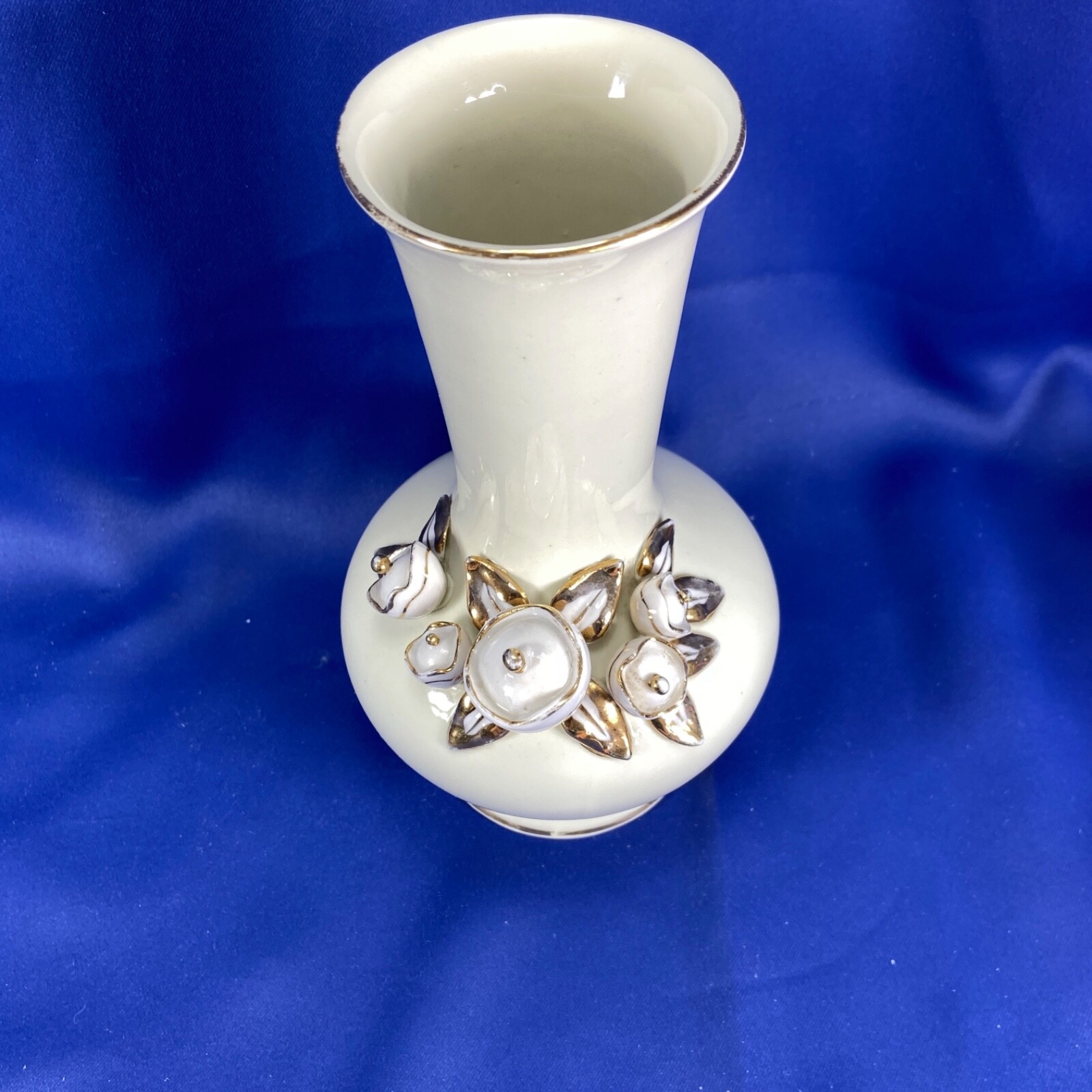 RARE Vintage LEFTON Vase Hand Painted White & Gold w/Applied Flowers c.1950-1955
