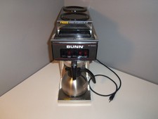 Cafetera Pourover Bunn-O-Matic Bunn VP173 13300.0004 con 3 calentadores