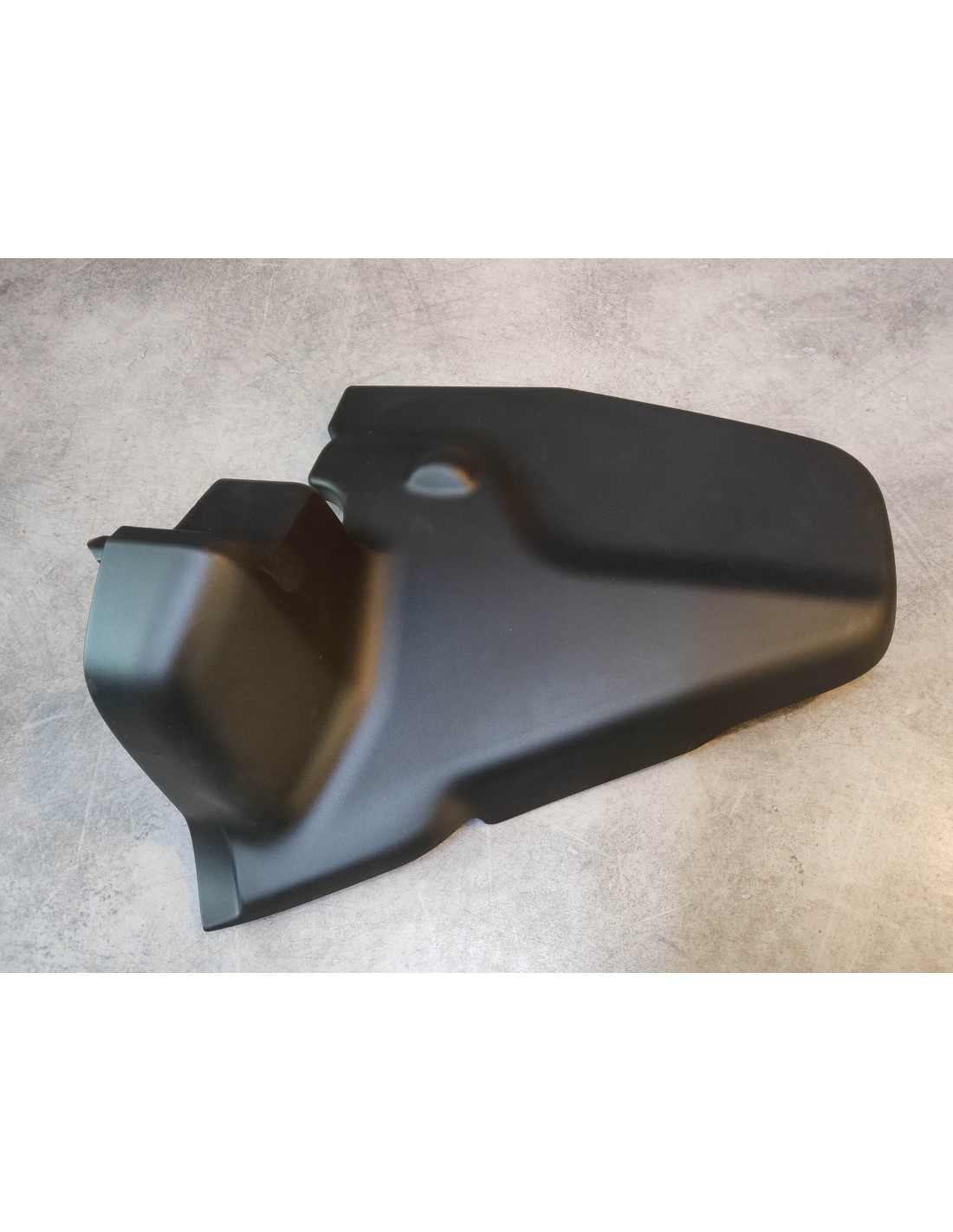 Cache lateral droit GL1800A Honda pour remplacer un carénage moteur fendu ou cassé
