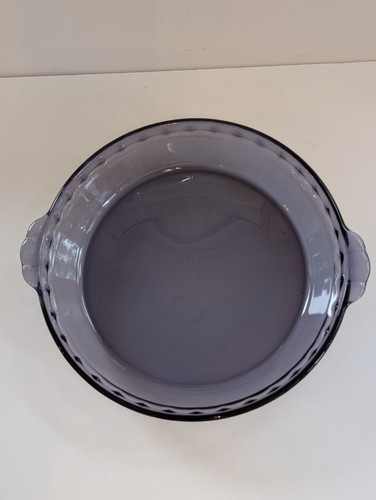 Vintage Pyrex Amethyst Purple Glass Handled Crimped Pie Plate (Model 229)