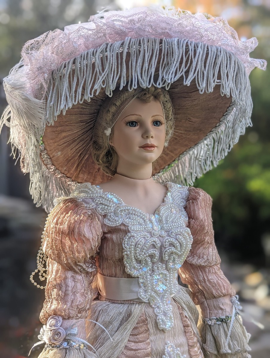 LADY JULIA Designer Guild Collection Porcelain Doll b Thelma Resch