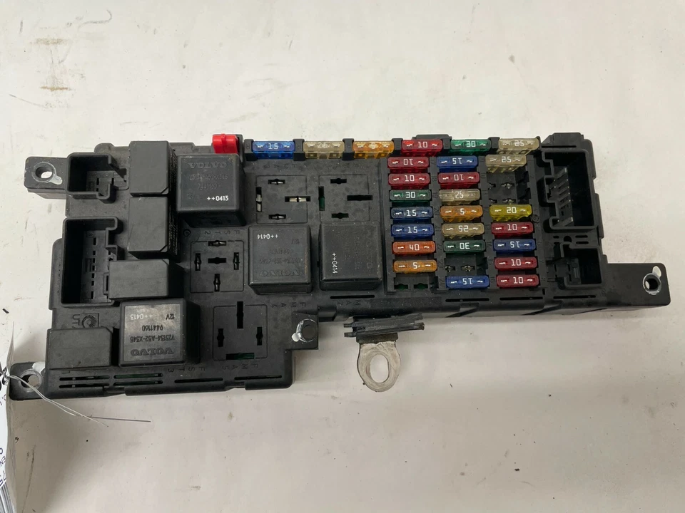 Volvo S60R V70R 2004-2007 caja de relé de fusibles OEM 518829015 Foto 2 de 4