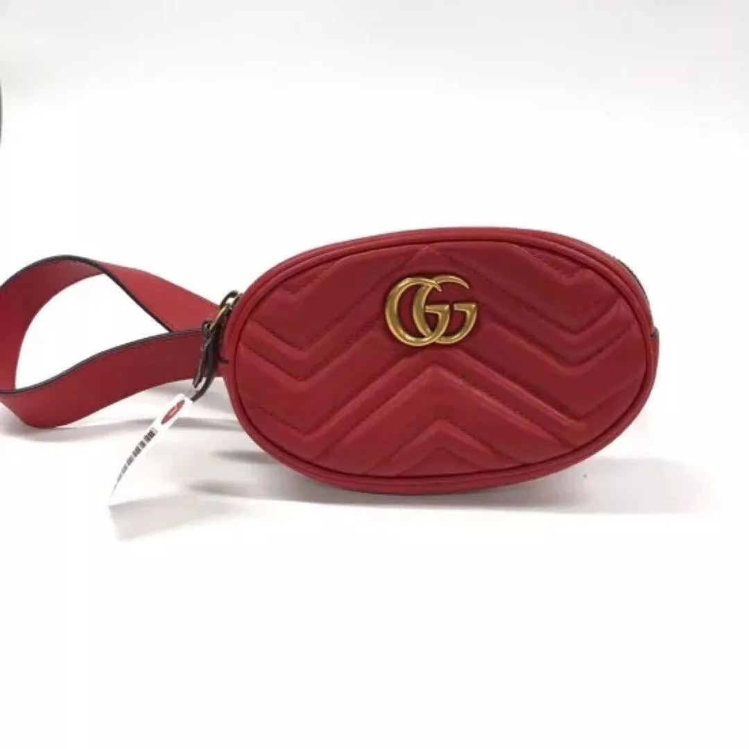 Pochette taille cuir Gucci GG Marmont.