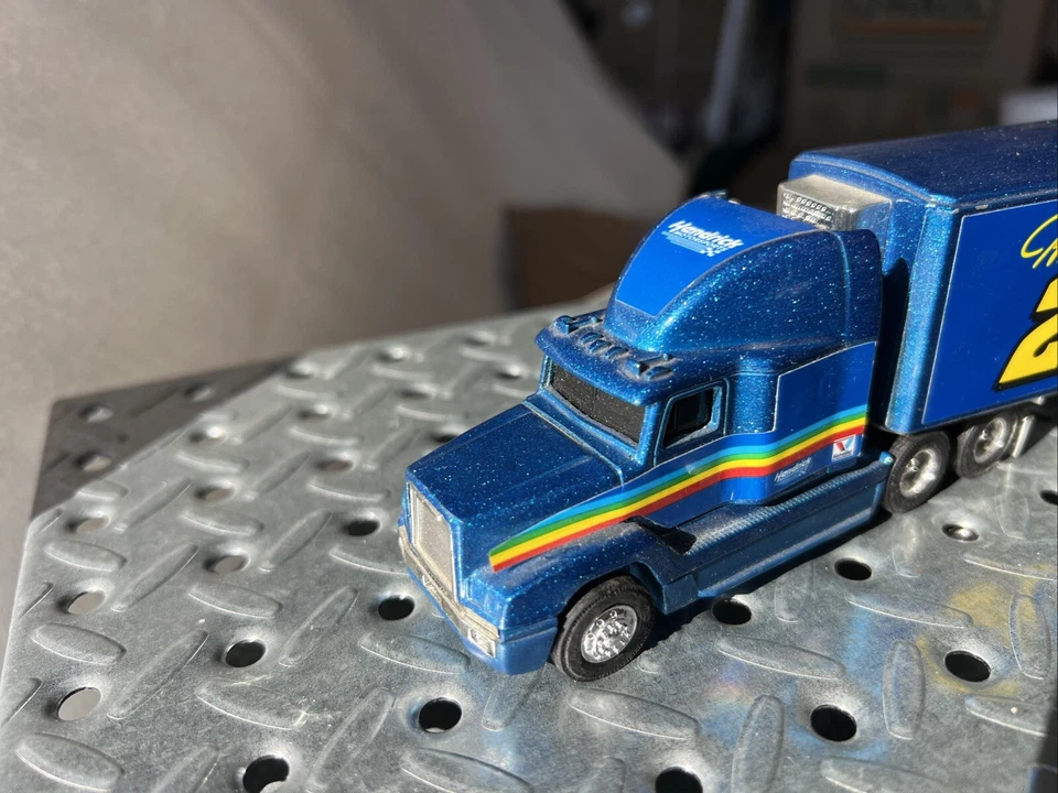 Nascar 1993 Diecast Collection/Team Transport & Hauler Set escala 1:64 Foto 2 de 4