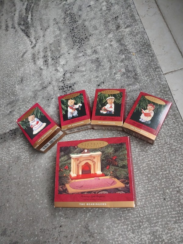 Hallmark Keepsake VTG 1993 Christmas Ornament "The Bearingers" - Complete Set 5