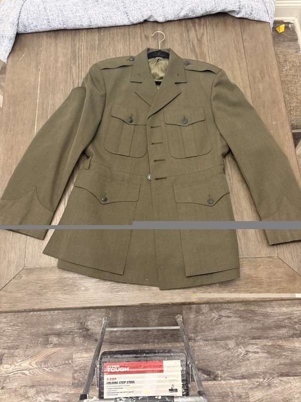 USMC Service Alpha Coat 42 Regular- Marine Shop Brand with belt 