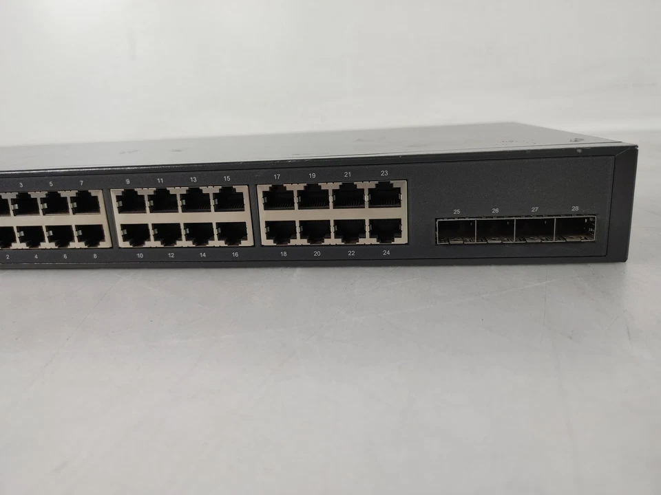 TP-Link JetStream 28-Port Gigabit Smart Switch 24-Port PoE+ TL-SG2428P - Image 3 of 4