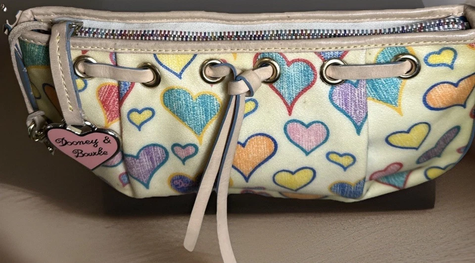 Antiga Bolsa DOONEY Bourke Rosa Coração Lápis Rabisco Anos 90 Acabamento em Couro - Imagem 3 de 4