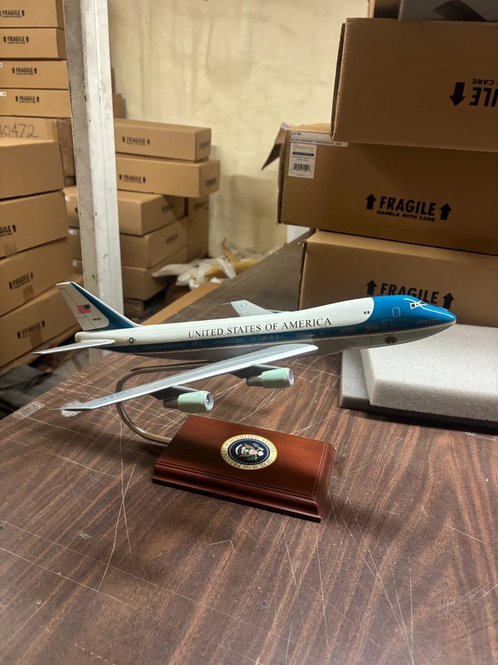 1/144 VC-25 空军 1 (747) 28000 — 第 3/4 张图片