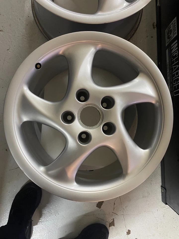 2000 Porsche 911 Carrera Rim Set (Great Condition) All 4 - Image 4 of 4