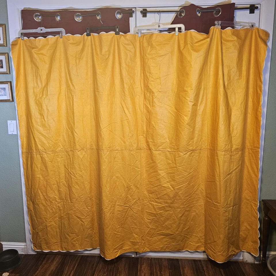 Vtg Filet Lace Tablecloth 80x67 Gold Backing Floral Scalloped Edge French Style - Image 4 of 4