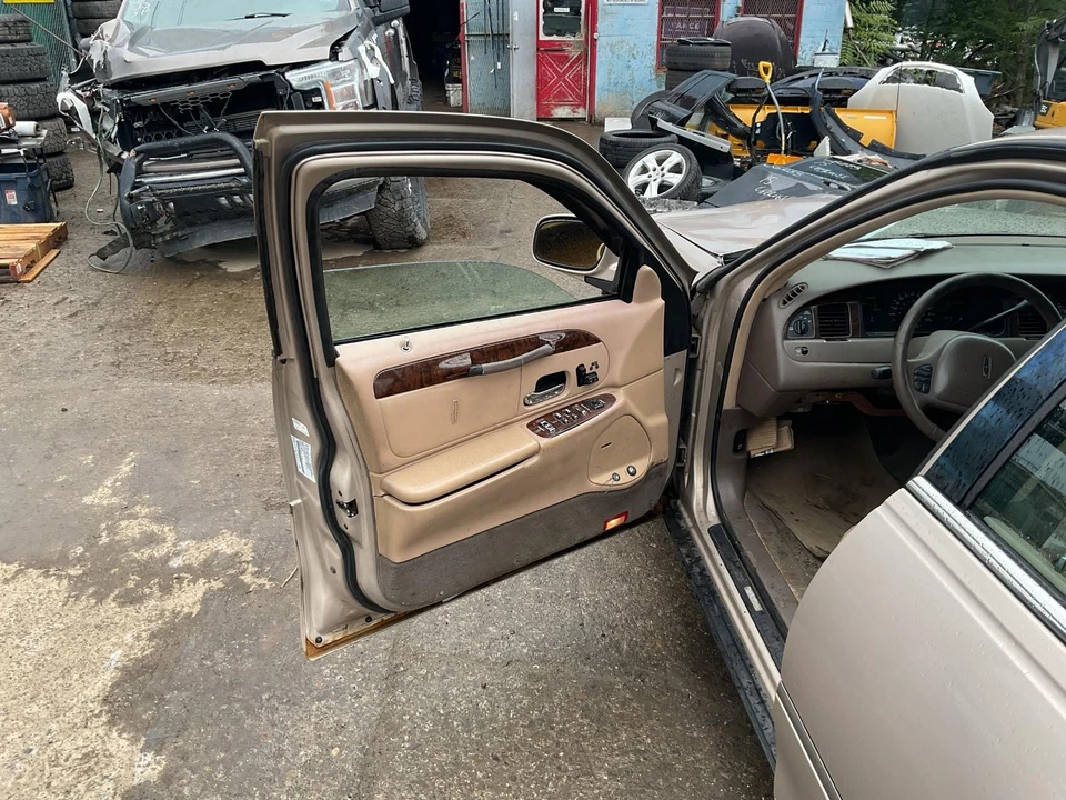 Fender LINCOLN & TOWN CAR Left 98 99 00 01 02 - Image 4 of 4