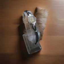 Womans 1940s PosTWWII EraVintage HAMILTON FLUVA  17 Jewel Mechanical Wrist Watch